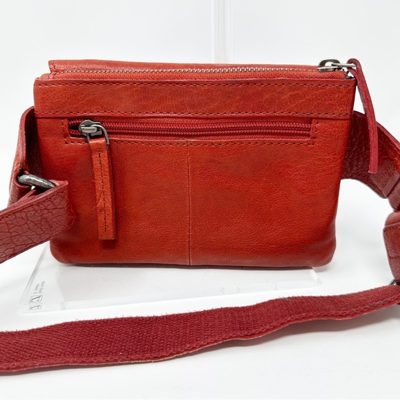 SPIKES & SPARROW RED LEATHER WAIST BAG WITH BUCKLE/FANNY PACK - Picture 3 of 15